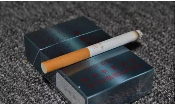 黃鶴樓游泳回歸，爺爺輩最喜愛的香煙品牌